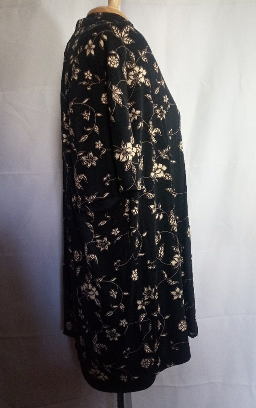 Frazier Lawrence woman black and tan flora… - Picture 2 of 8